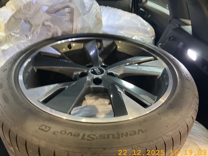 Billede af Audi Q4 e-tron 45 edition S-line