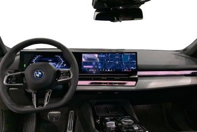 BMW i5 eDrive40 Touring Fully Charged M-Sport