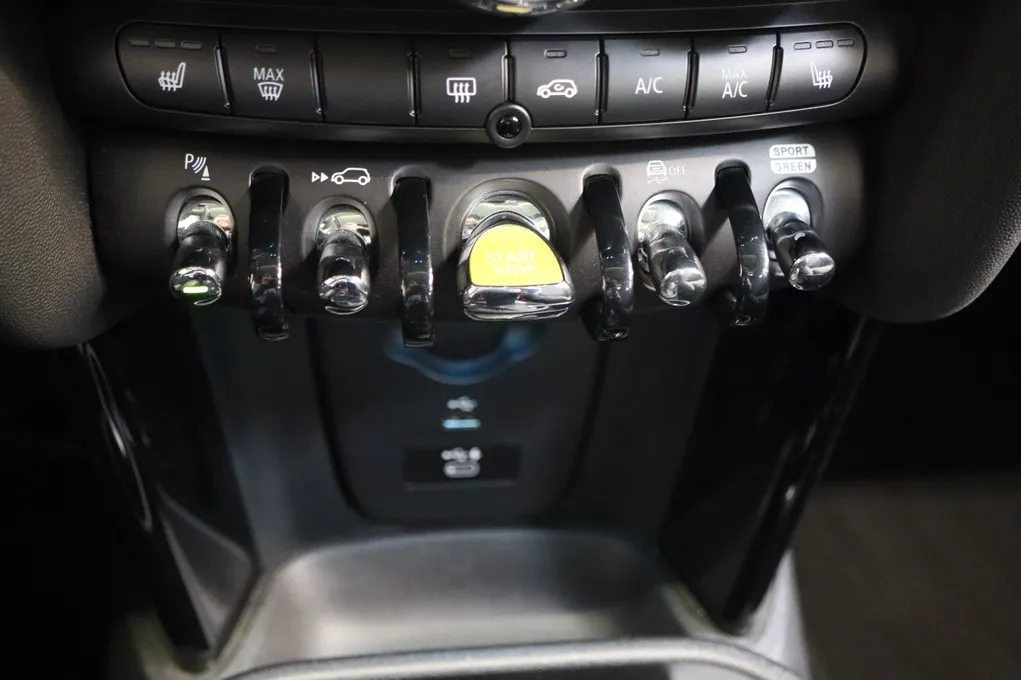 MINI Cooper SE Camden Edition