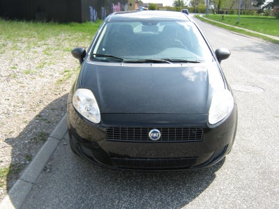 Fiat Grande Punto 1,2 Active Benzin modelår 2006 km 139700 Sort nysynet ABS airbag servostyring, fje
