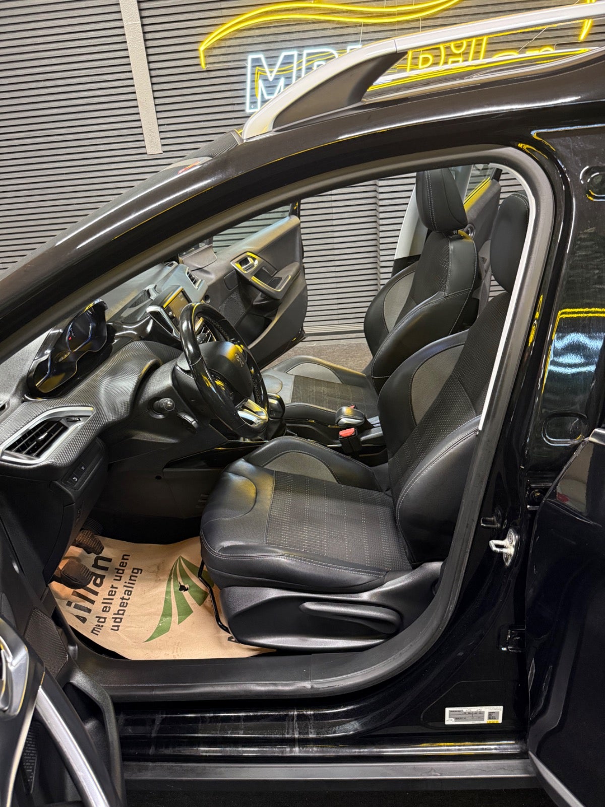Billede af Peugeot 2008 1,2 e-THP 110 Allure Sky