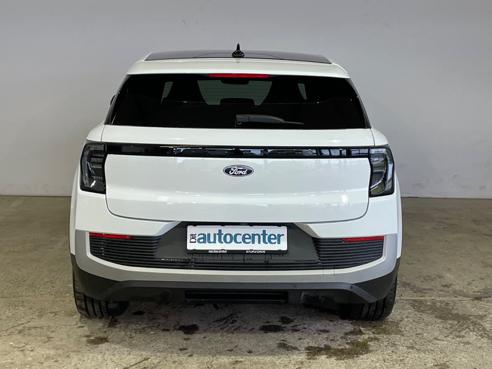 Ford Explorer Premium Extended Range