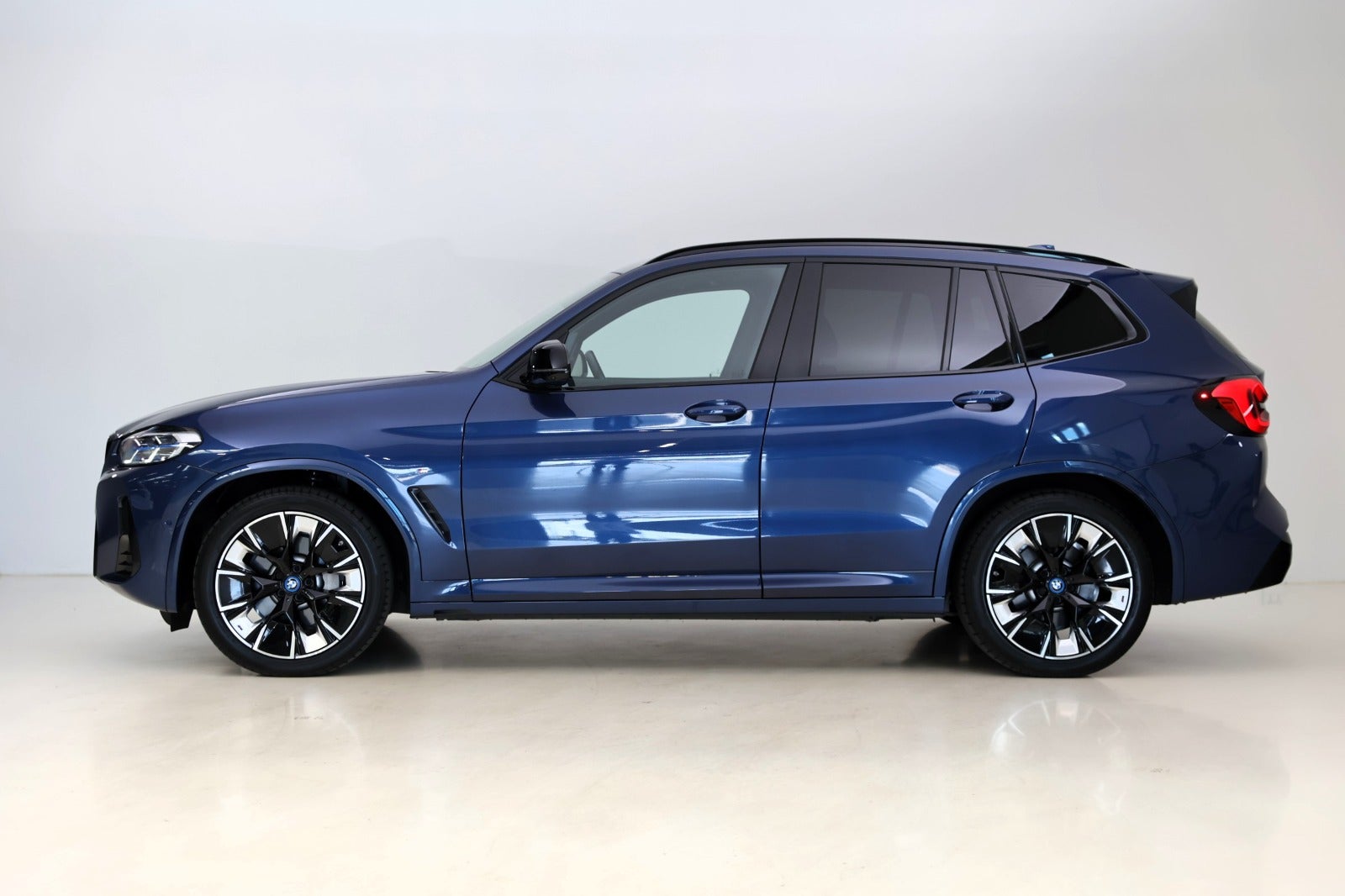 BMW iX3 Charged Plus M-Sport