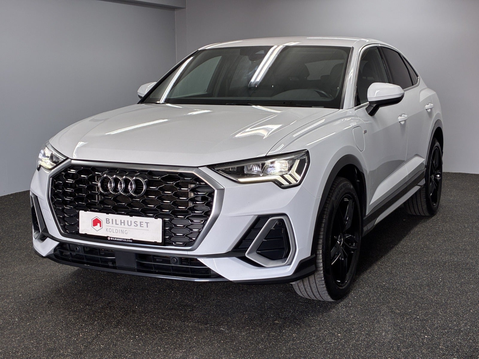 Billede af Audi Q3 45 TFSi e S-line plus Sportback S-tr.