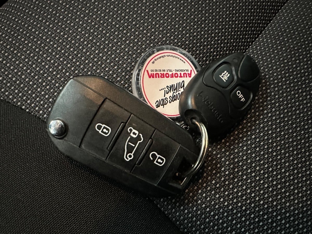 Peugeot Partner BlueHDi 130 L1V2 Plus EAT8 Van