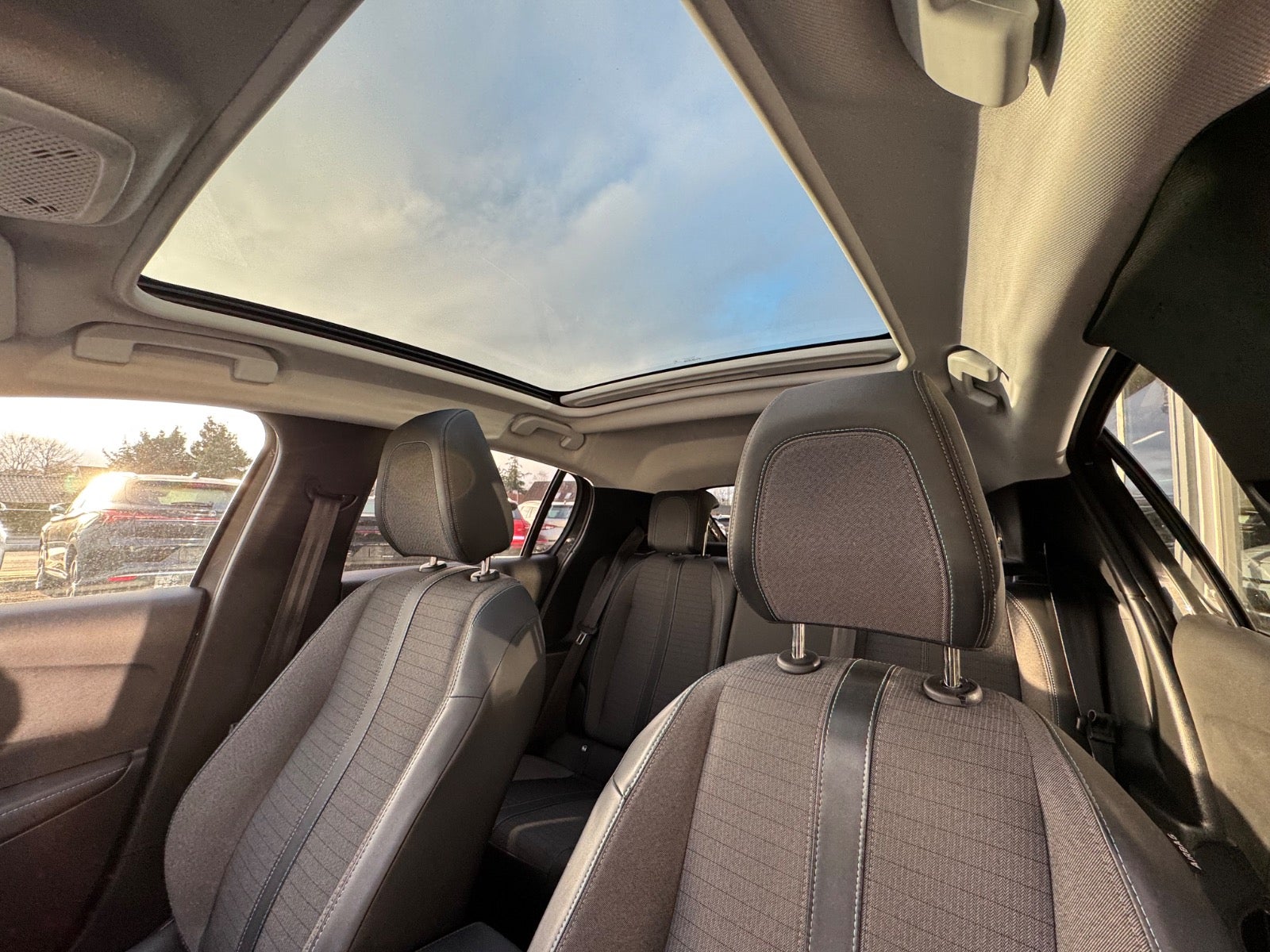 Billede af Peugeot 208 1,5 BlueHDi 100 Edition:210+