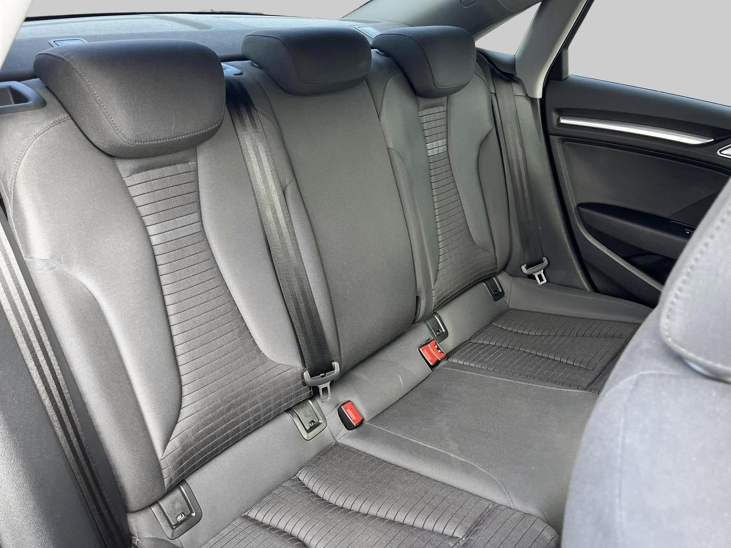 Billede af Audi A3 35 TDi S-line S-tr.