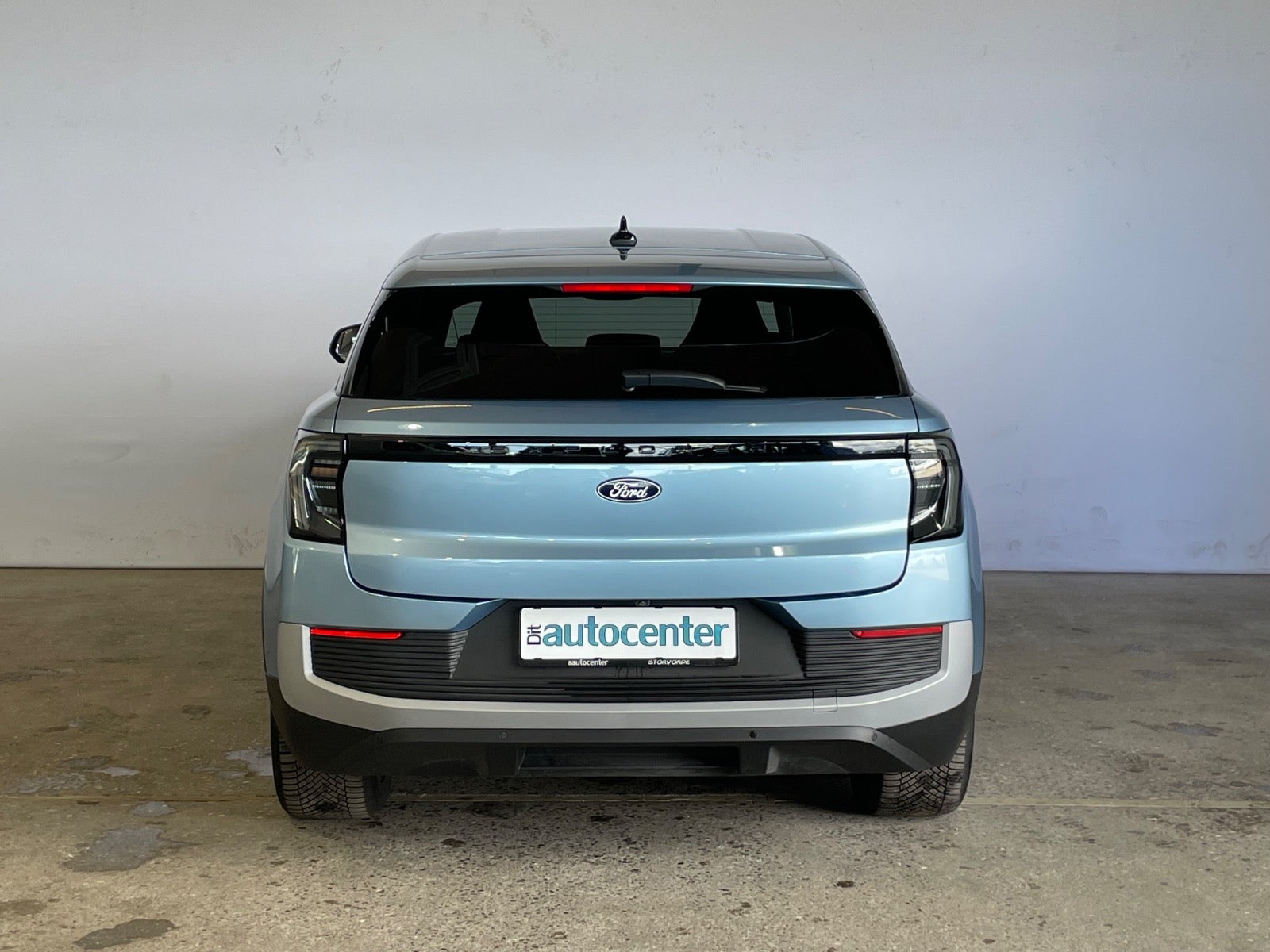 Ford Explorer Select Extended Range