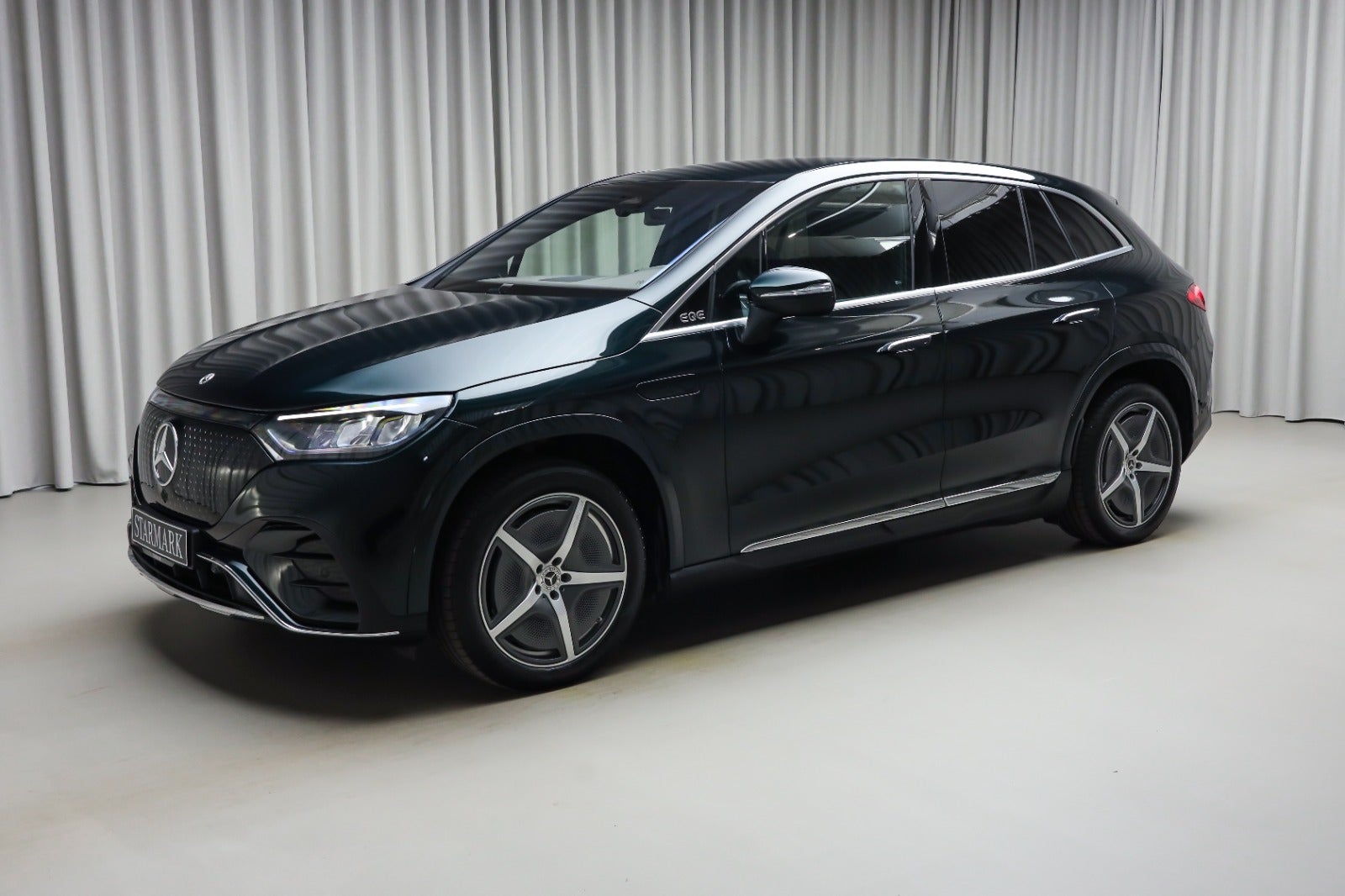 Mercedes-Benz EQE 350 SUV (1/8)