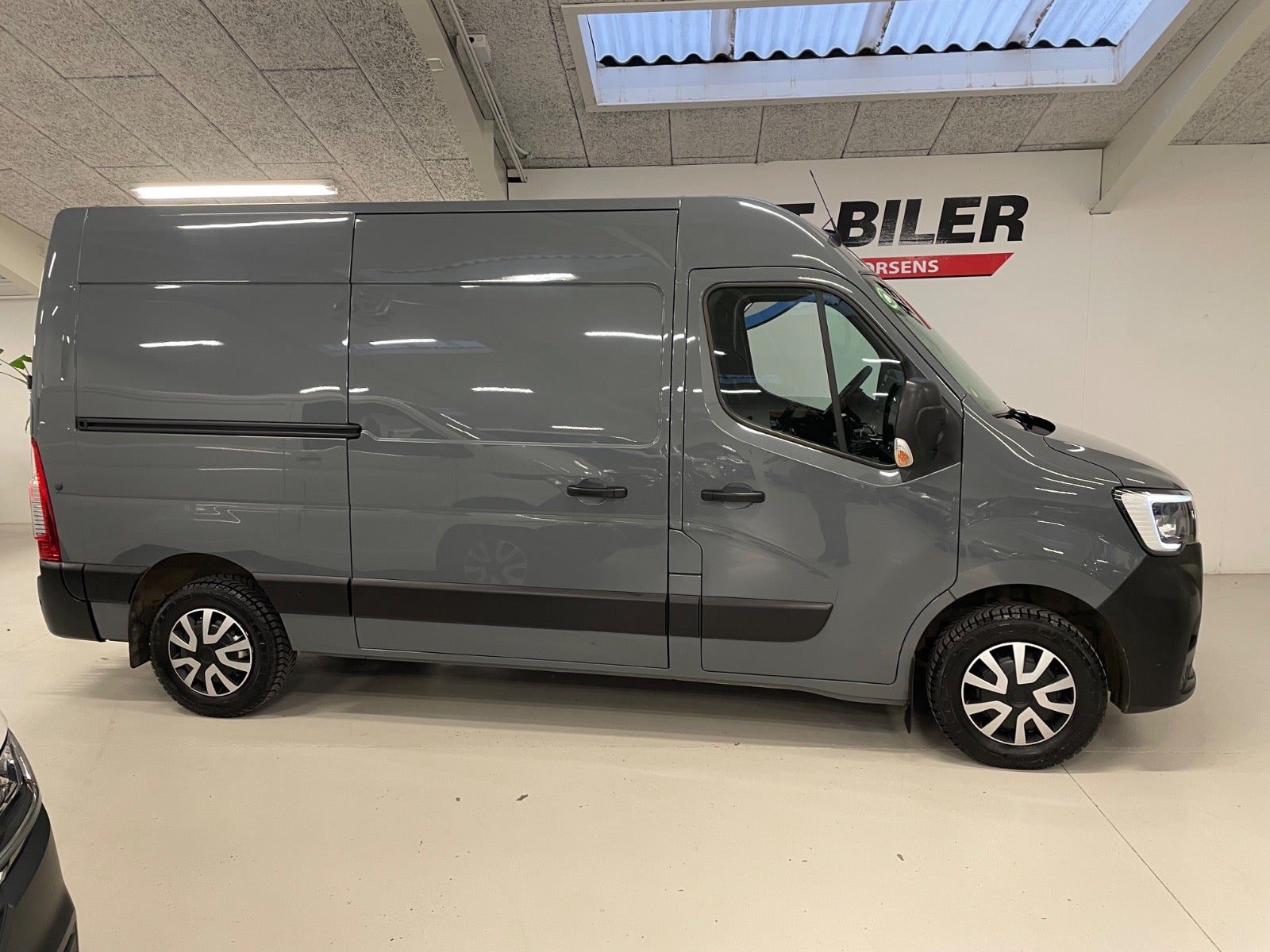 Billede af Renault Master IV T35 2,3 dCi 150 L2H2 Kassevogn aut.