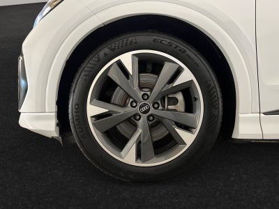 Audi Q4 e-tron S-line quattro Van