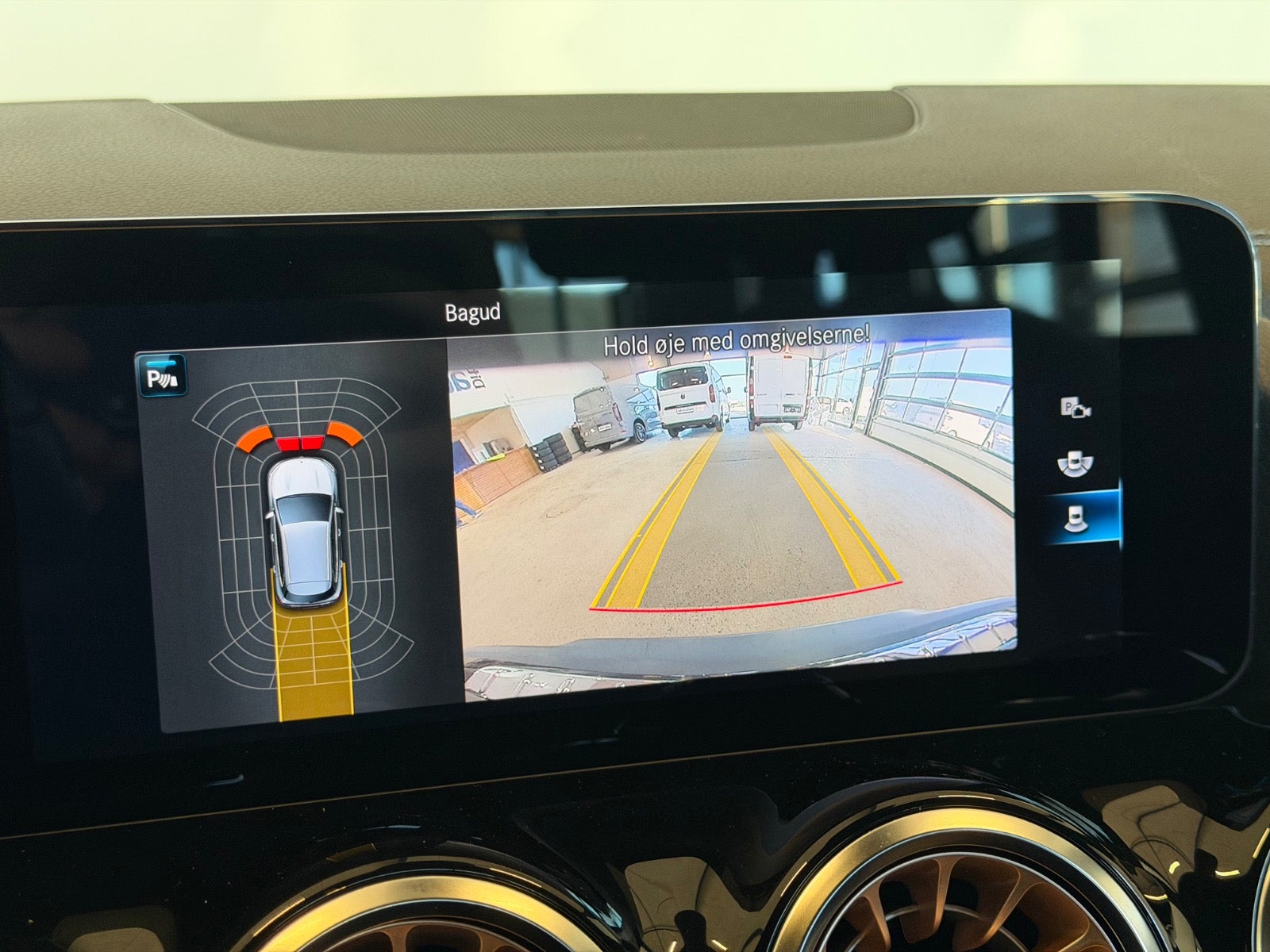 Mercedes EQA250 Electric Art