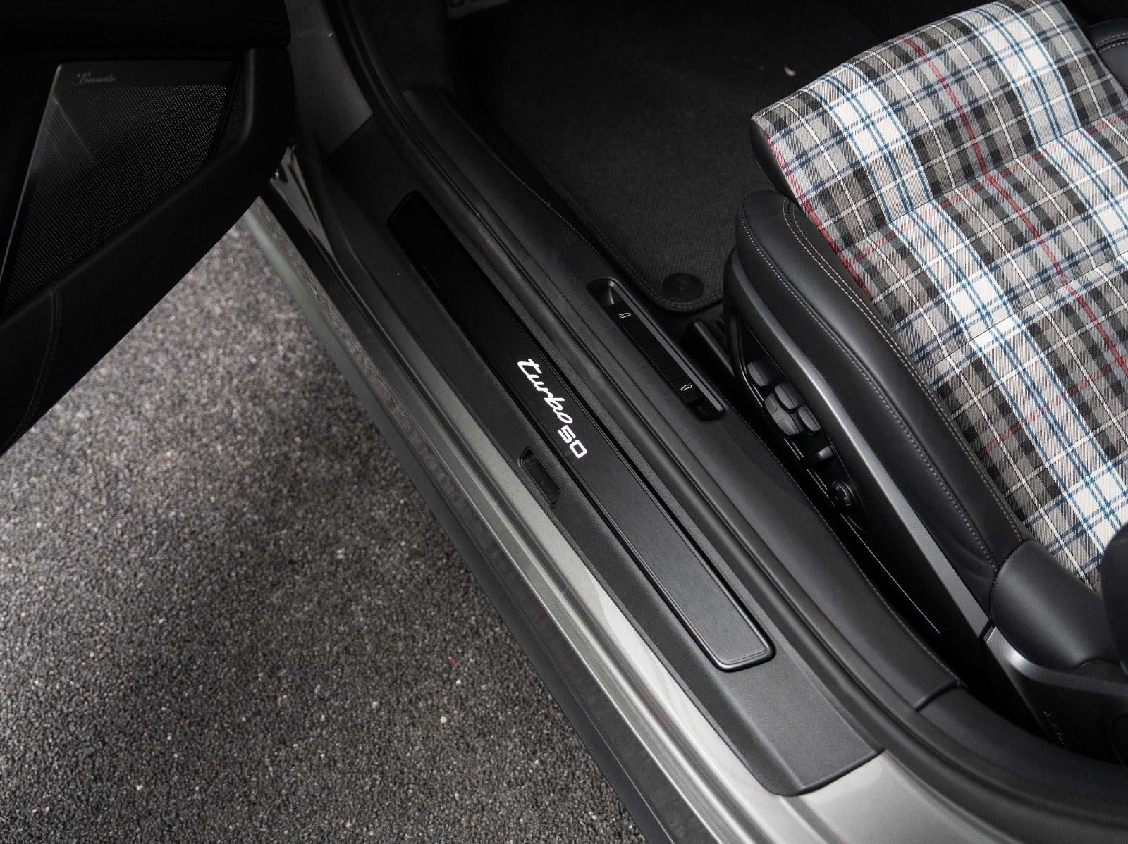 Gallery image 18 of 19