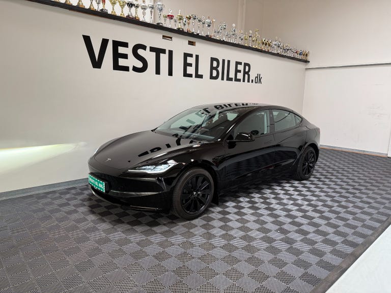 Tesla Model 3 RWD