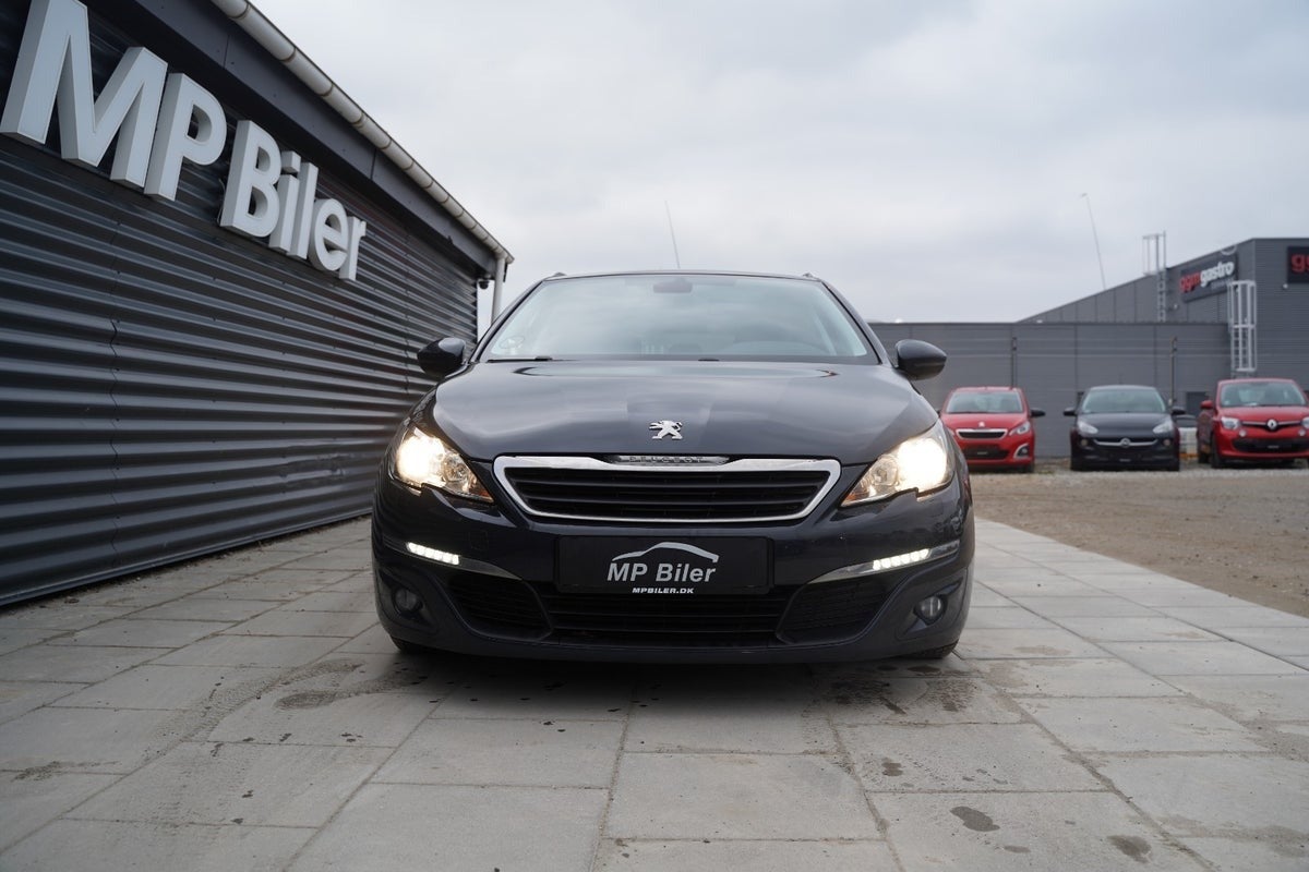 Billede af Peugeot 308 1,6 BlueHDi 120 Style Sky SW EAT6