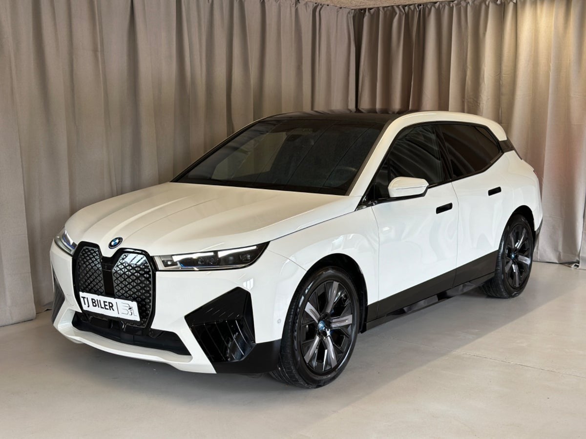 BMW iX xDrive40 Fully Charged