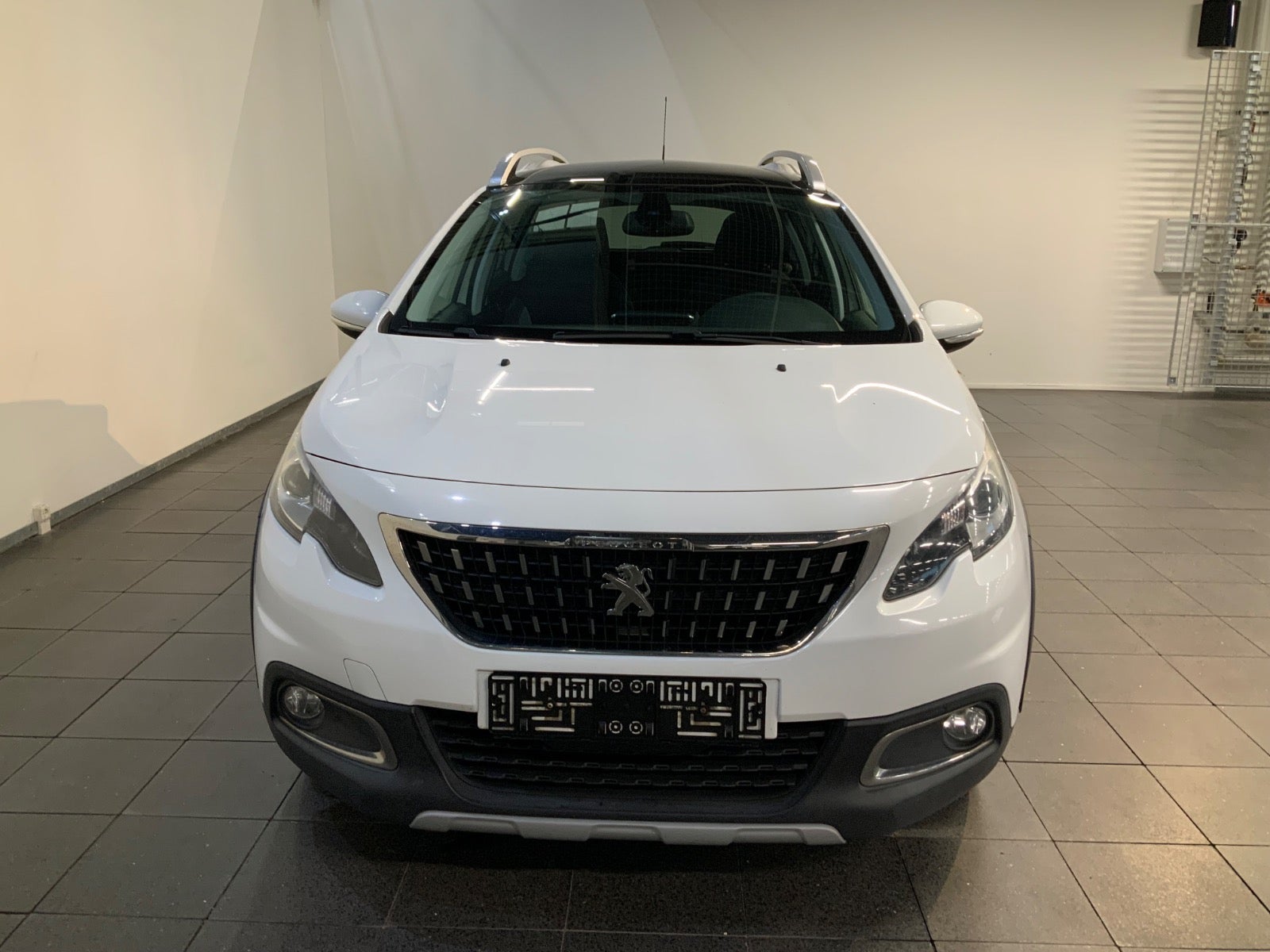 Peugeot 2008 (2/8)