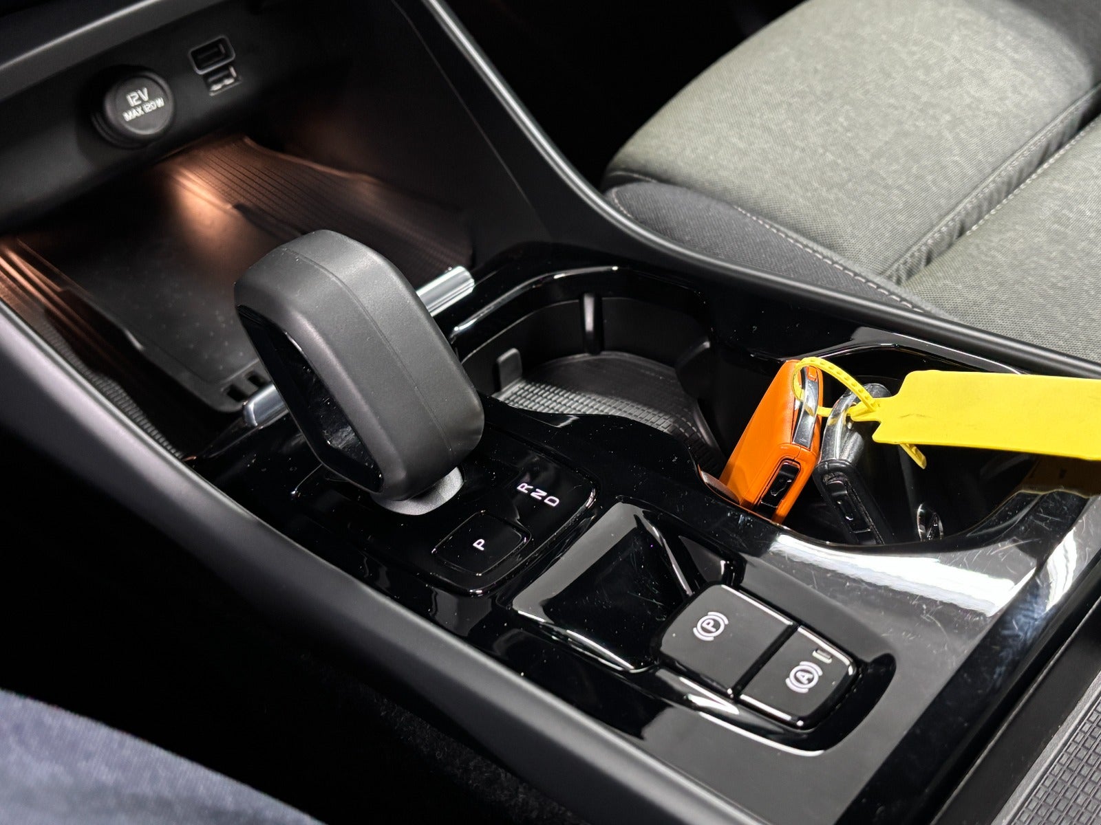 Billede af Volvo XC40 1,5 T4 ReCharge Plus Dark aut.