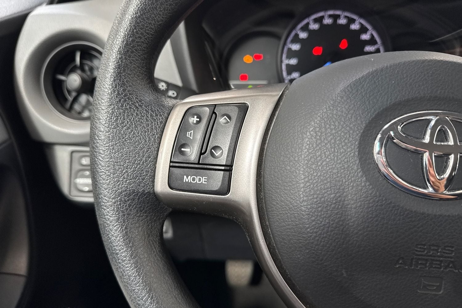 Billede af Toyota Yaris 1,0 VVT-i T1