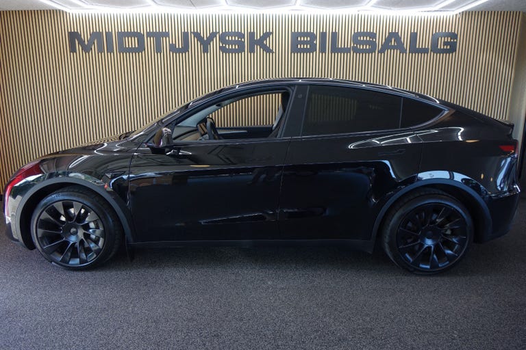 Tesla Model Y Performance AWD