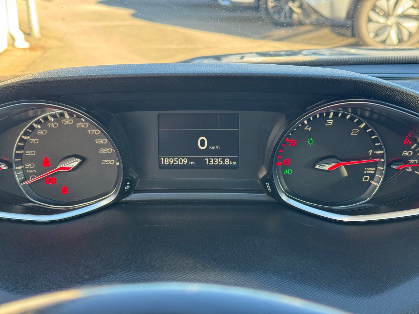 Billede af Peugeot 308 1,6 BlueHDi 120 Allure Sky SW