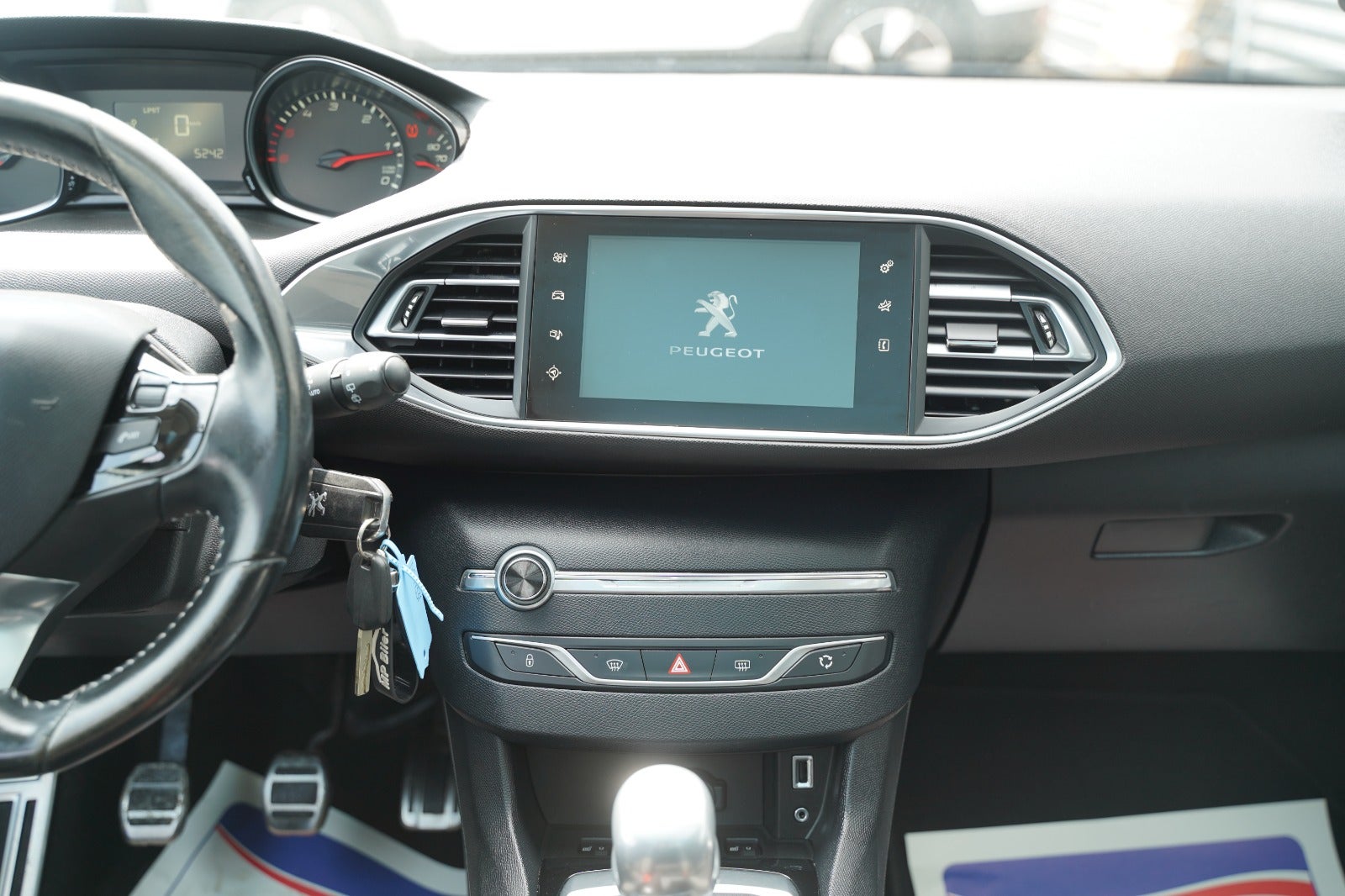 Billede af Peugeot 308 1,6 BlueHDi 120 Style Sky SW