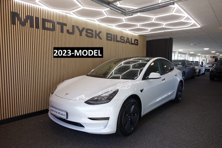 Tesla Model 3 RWD