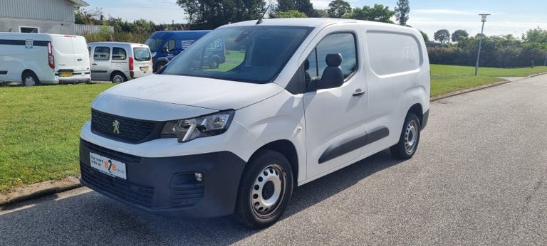 Peugeot Partner BlueHDi 100 L2V2 Grip Van