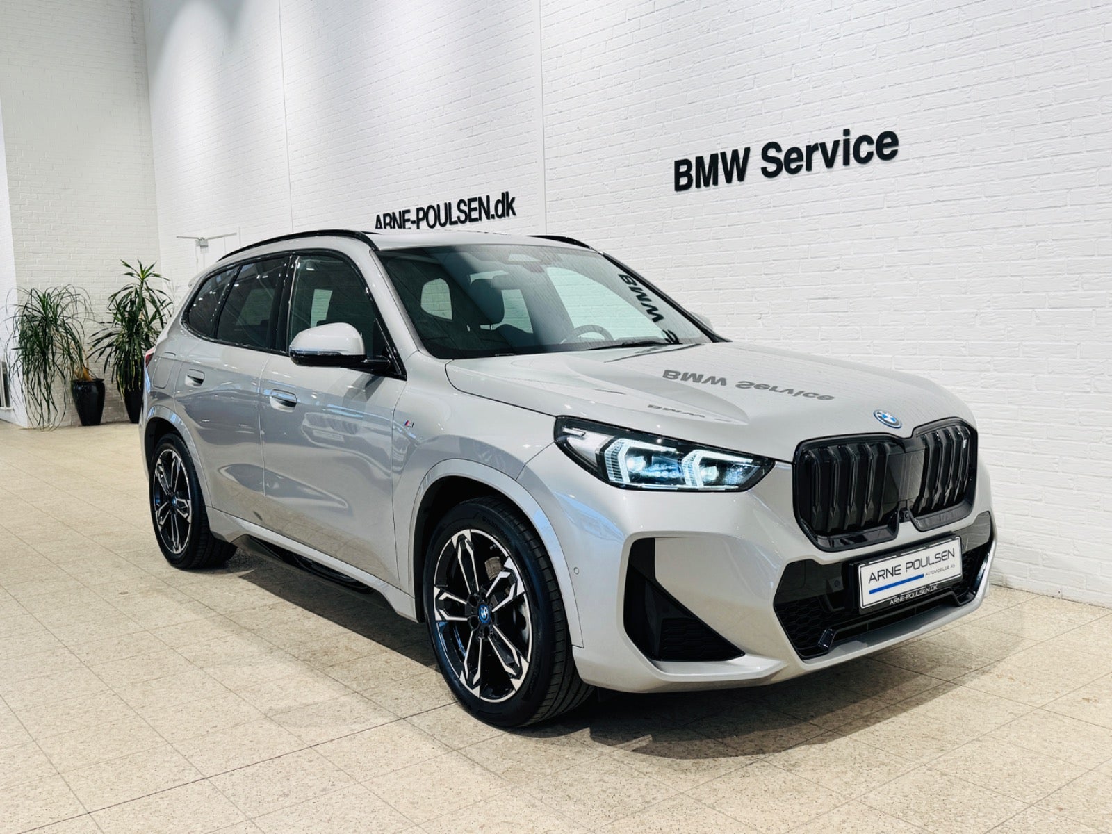 BMW iX1 xDrive30 M-Sport, 5-dørs, 2023 BMW iX1 xDrive30 M-Sport, 5-dørs, 2023