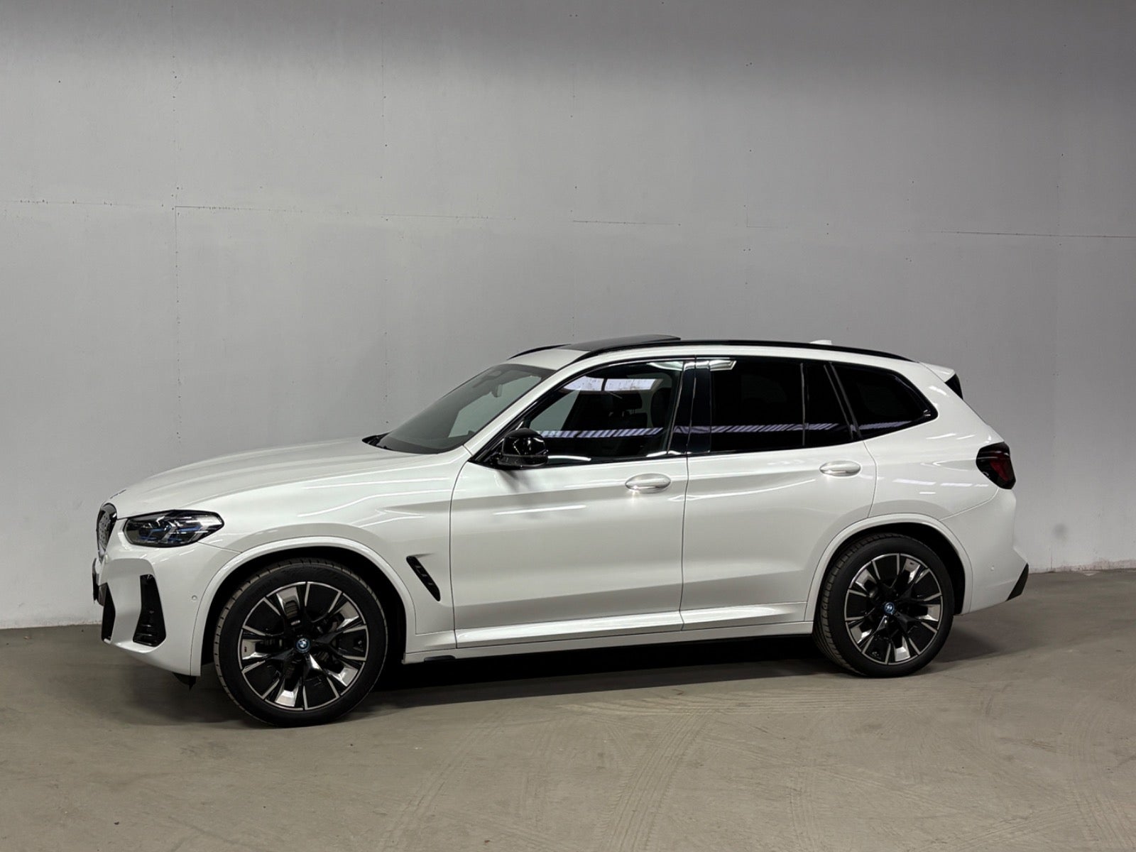 BMW iX3 Charged Plus M-Sport A