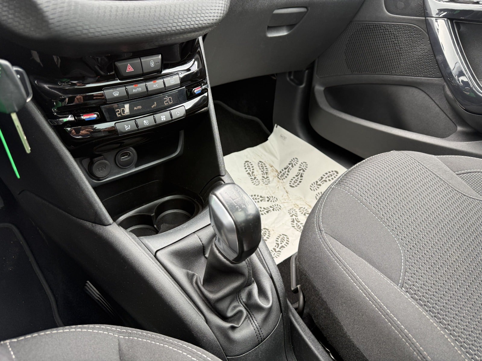 Billede af Peugeot 208 1,2 PureTech 82 Allure Sky