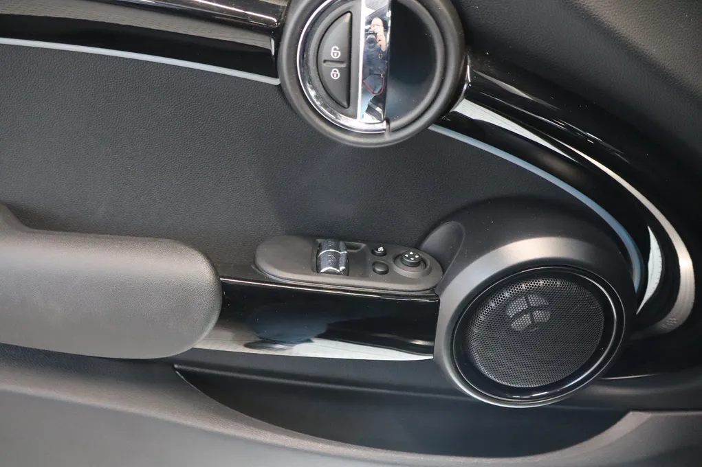 MINI Cooper SE Yours Trim