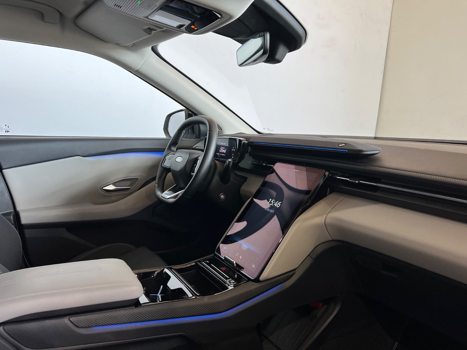 Ford Explorer Premium Extended Range AWD