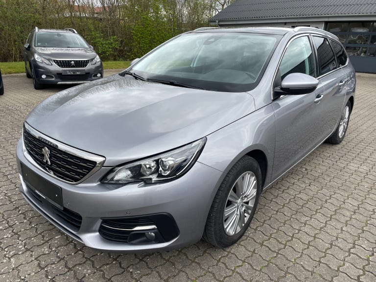 Peugeot 308 BlueHDi 130 Selection Sky SW EAT8 Van