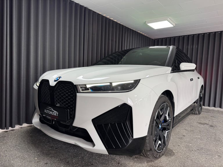 BMW iX xDrive40 Fully Charged