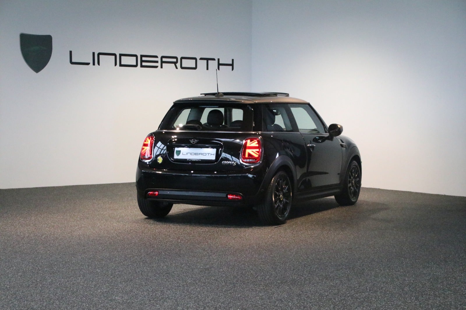 MINI Cooper SE Classic 3d - 2