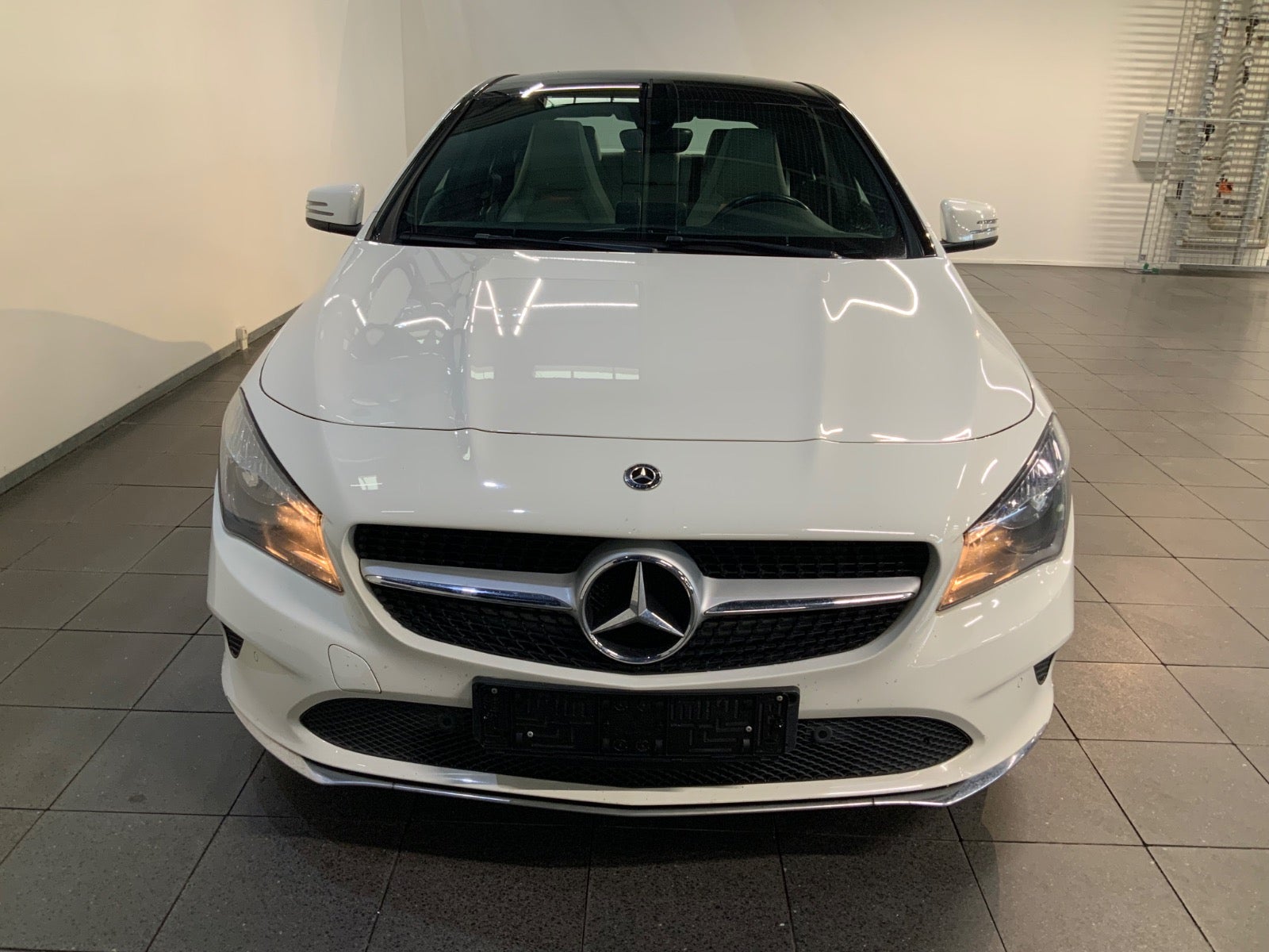 Mercedes-Benz CLA 200