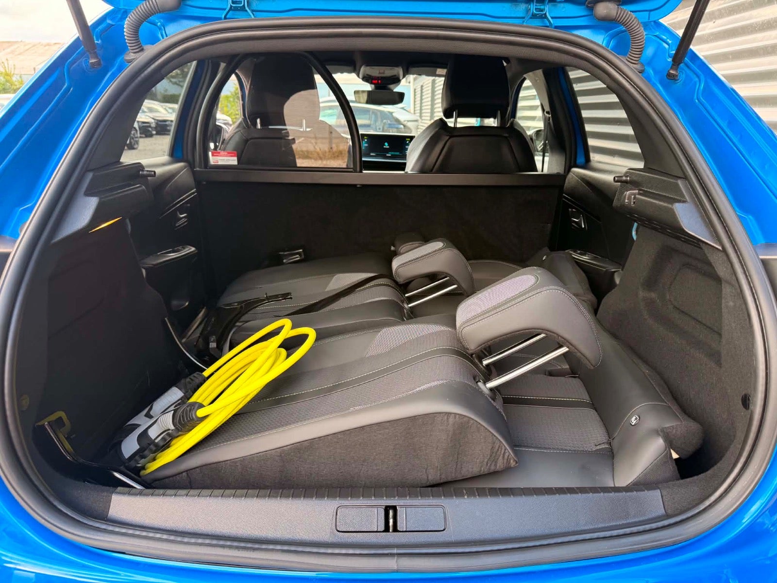 Billede af Peugeot e-208 50 GT Van