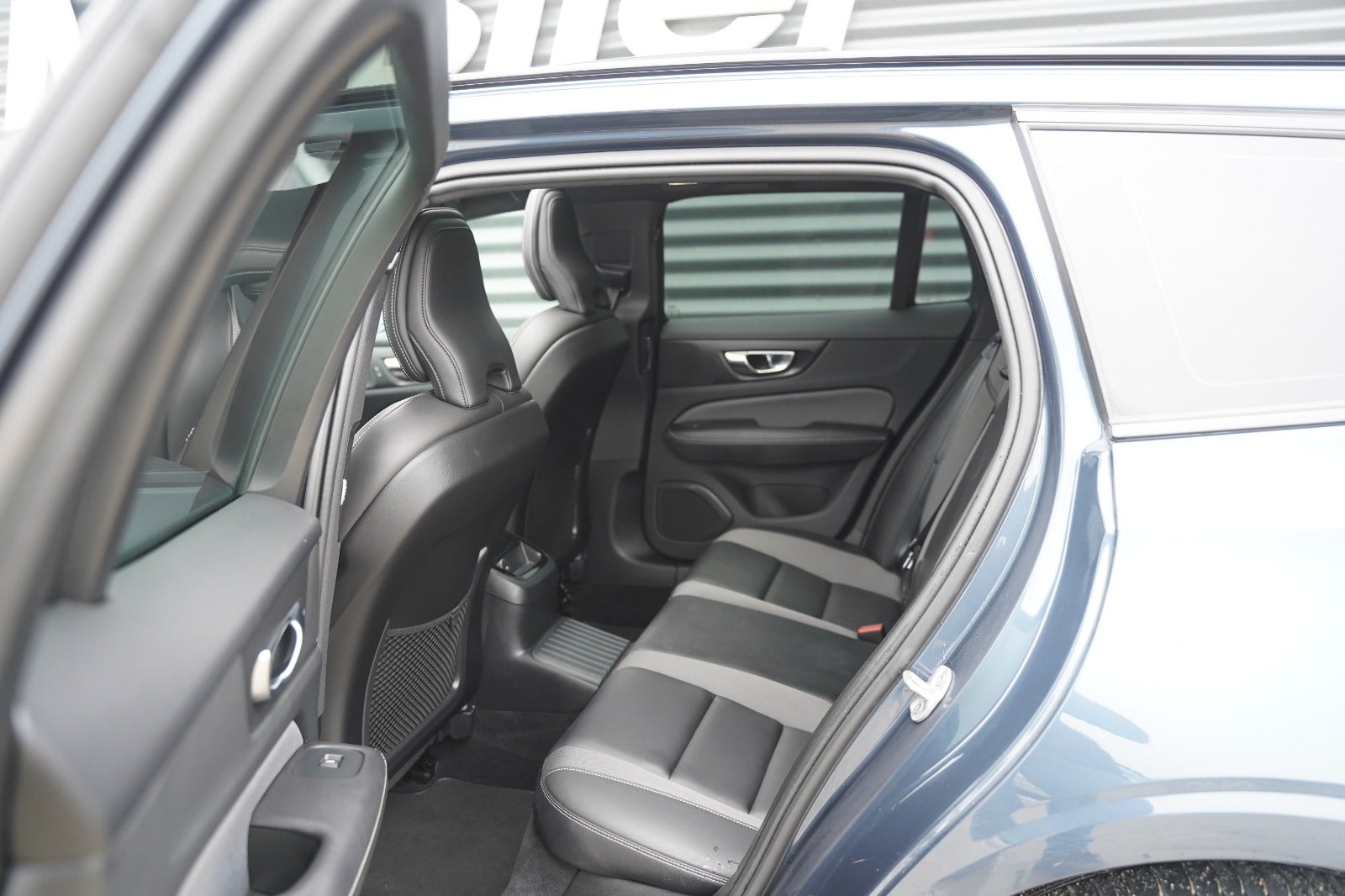 Billede af Volvo V60 2,0 T6 ReCharge R-Design aut. AWD