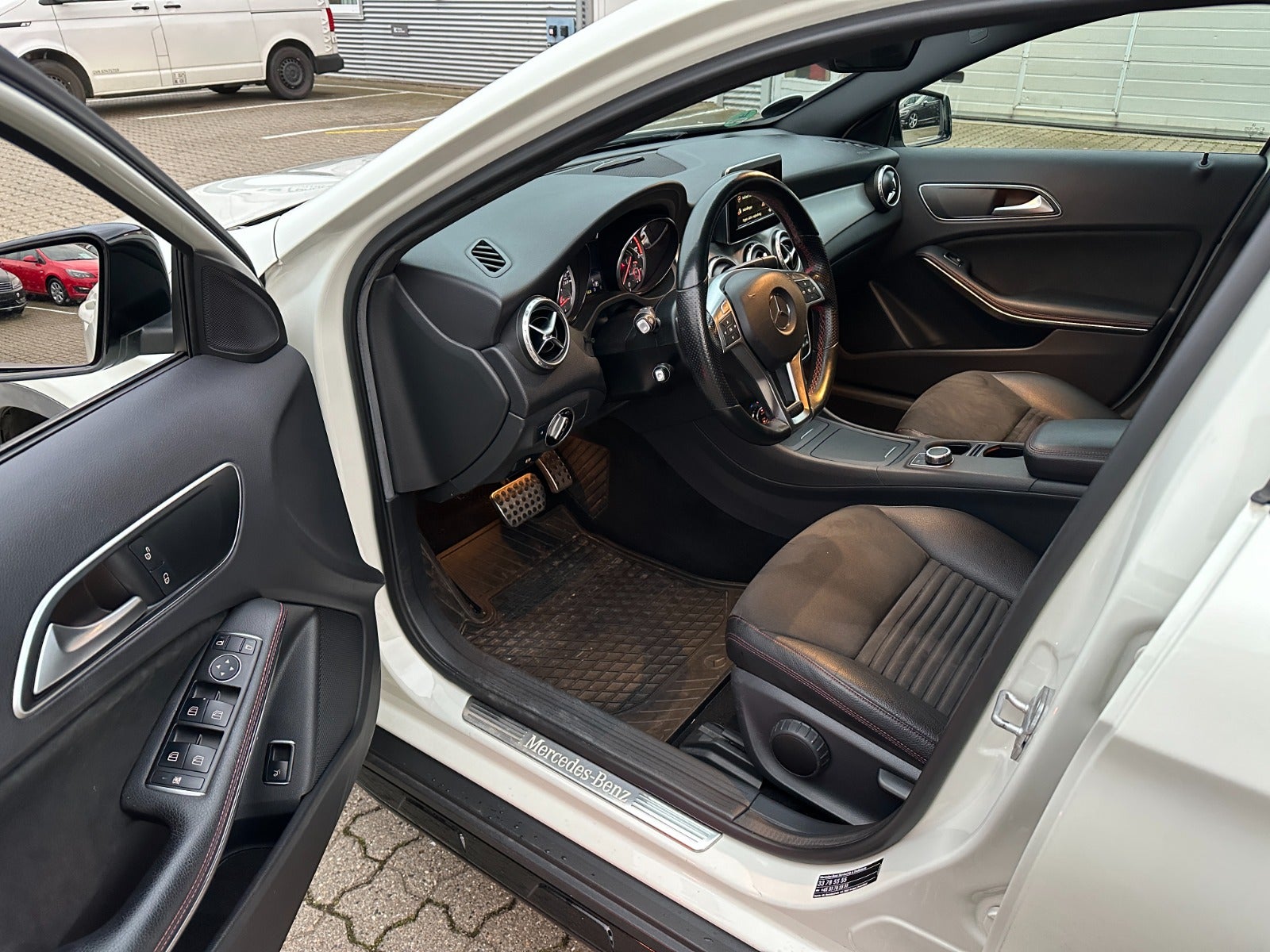 Mercedes GLA220 2014