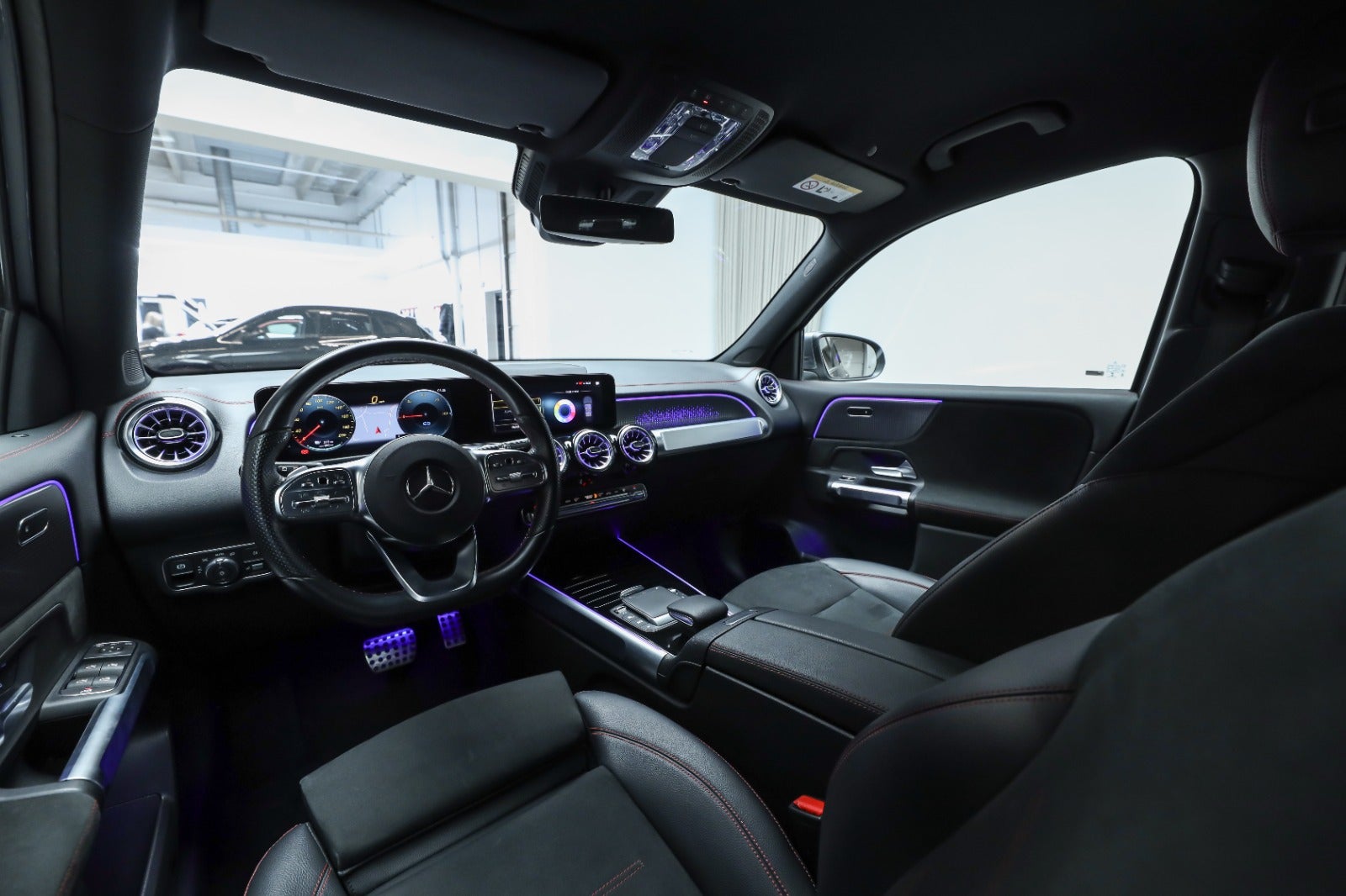 Mercedes-Benz EQB 350 (4/8)