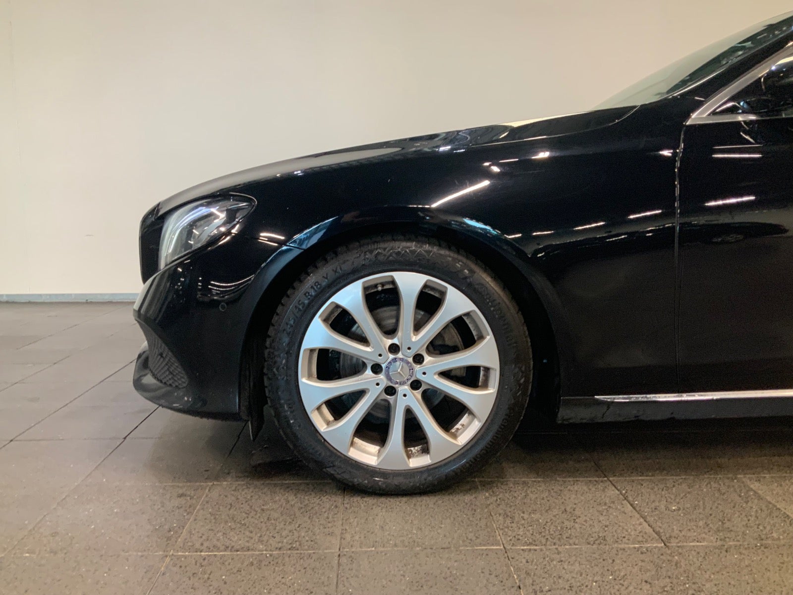 Mercedes-Benz E 220 d (4/8)