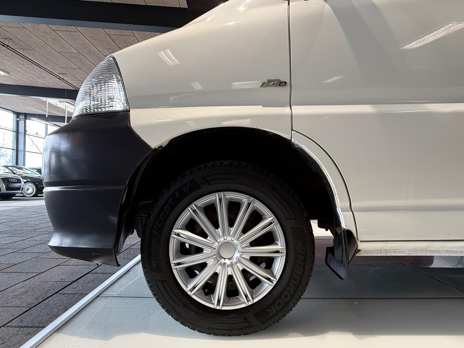 Billede af Toyota HiAce 2,5 D-4D 117 Komfort lang