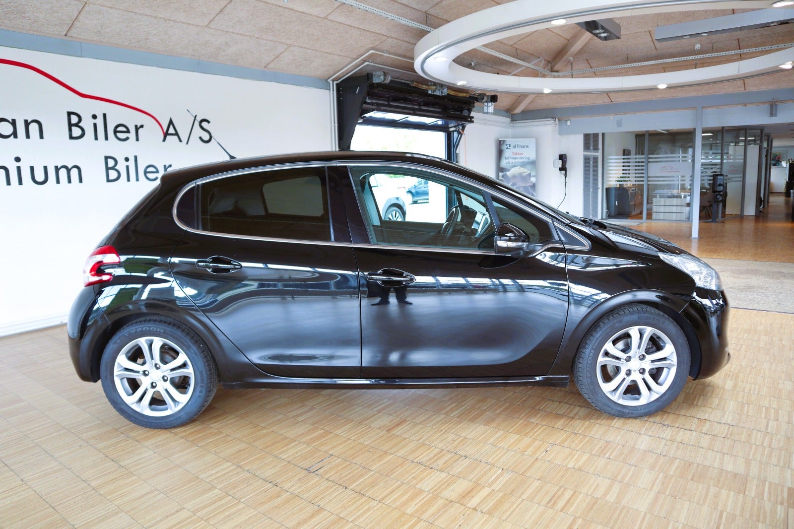 Billede af Peugeot 208 1,2 VTi Allure Sky