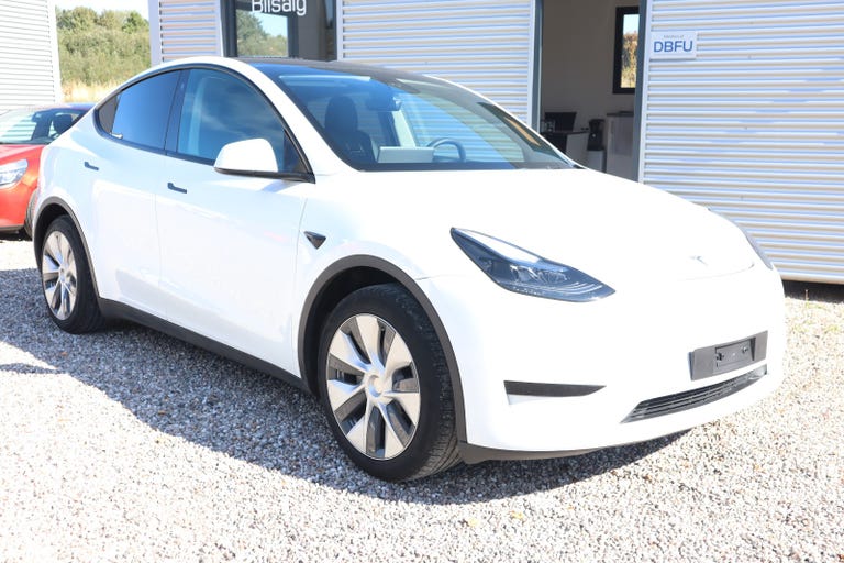 Tesla Model Y RWD