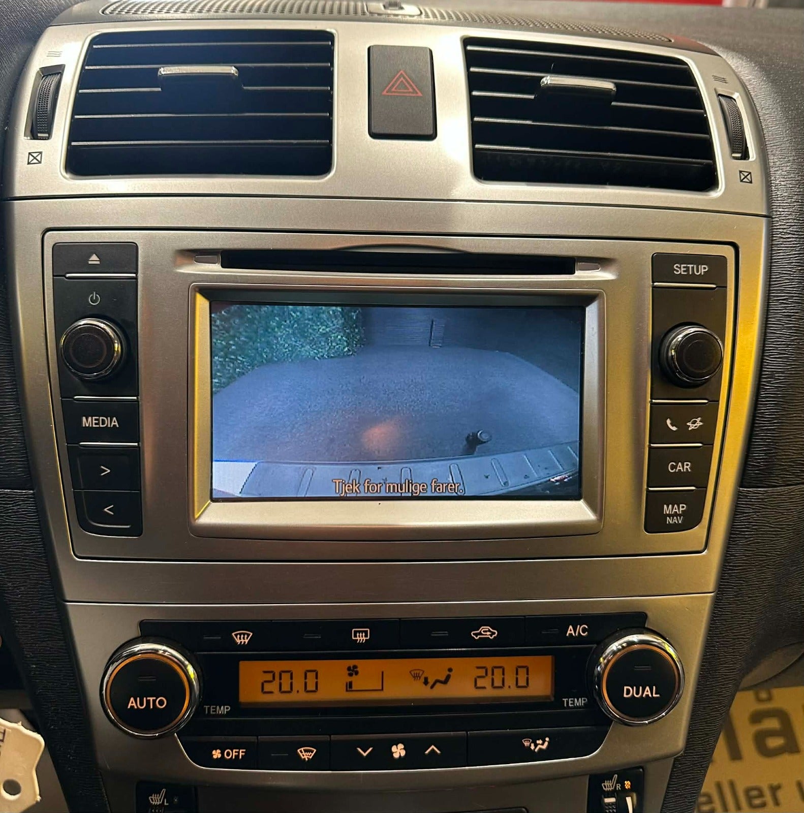 Billede af Toyota Avensis 1,8 VVT-i T2 Premium stc.