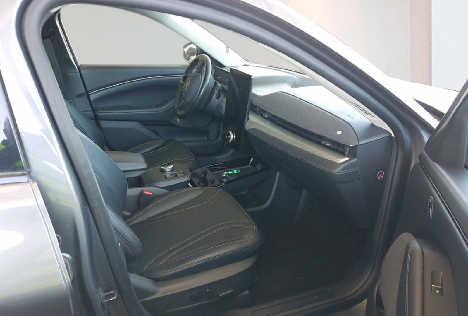 Ford Mustang Mach-E Premium Standard Range