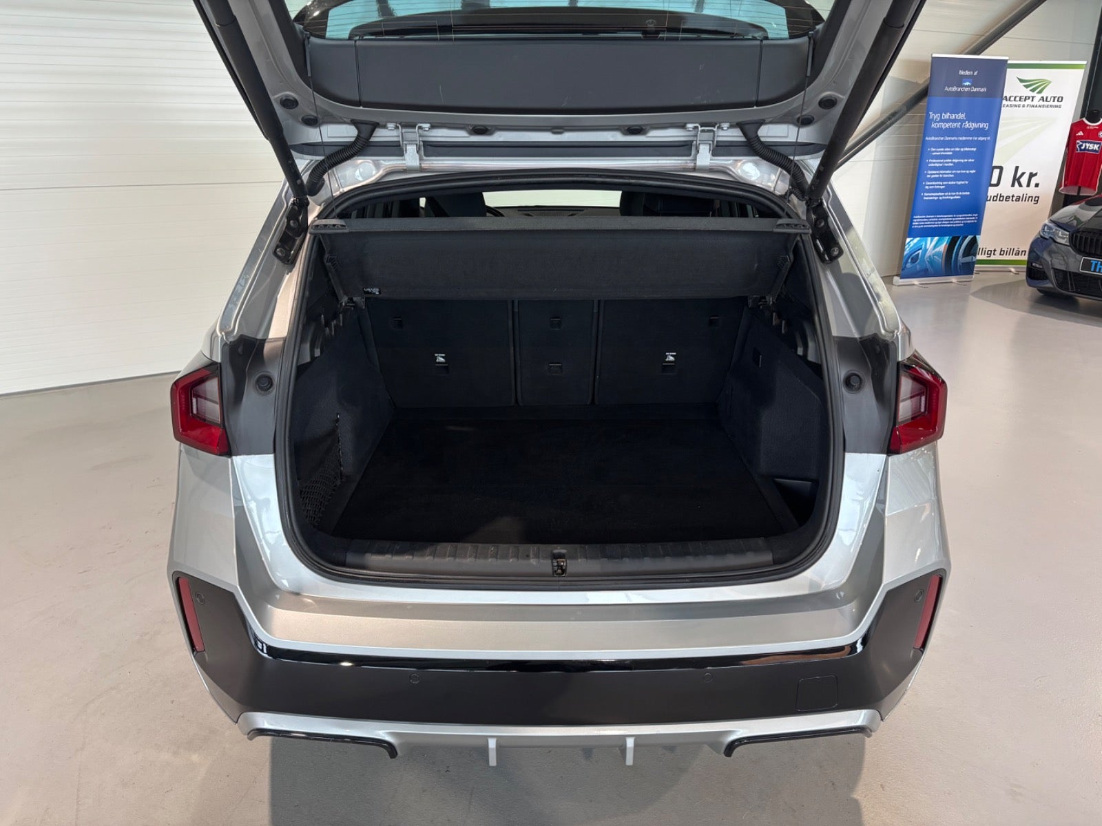 BMW iX1, Billede 17