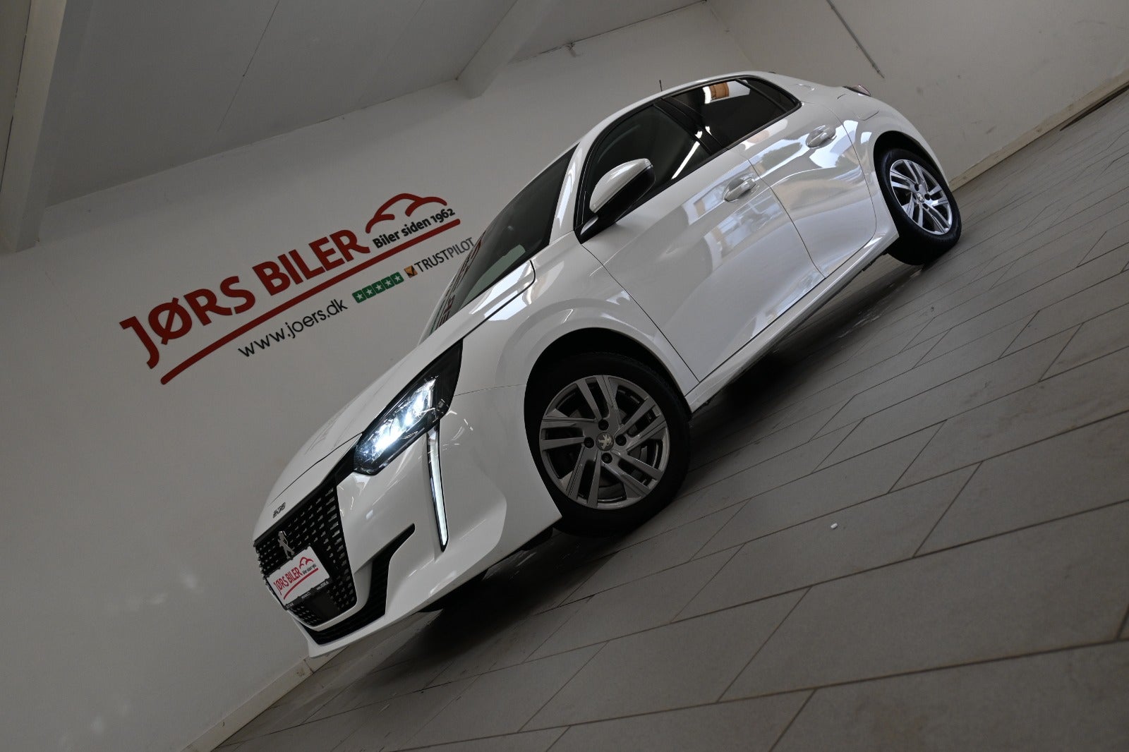 Peugeot 208 PureTech 100 Selection Tech