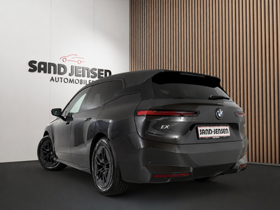 BMW iX xDrive45 Sport Line